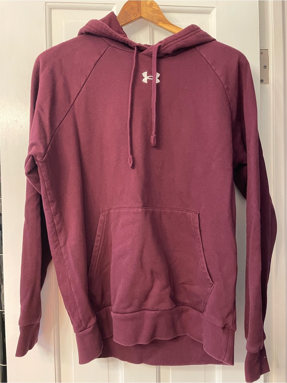 Under Armour Men’s Burgundy Pullover Hoodie Small